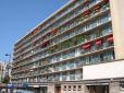  immeuble moderne avec balcons (5e)